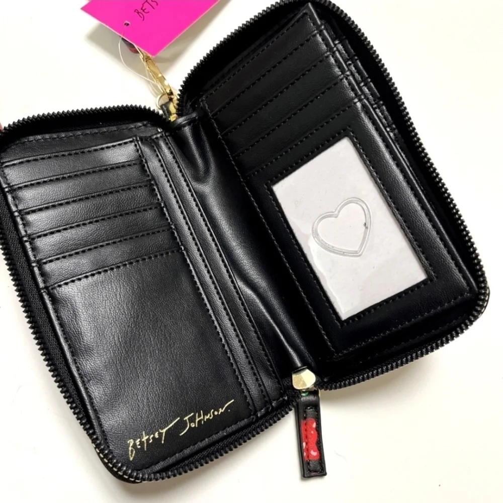 🩷▪️Betsey Johnson▪️🧸 Gummy Bear Wallet and Gummy Bear Charm Set -